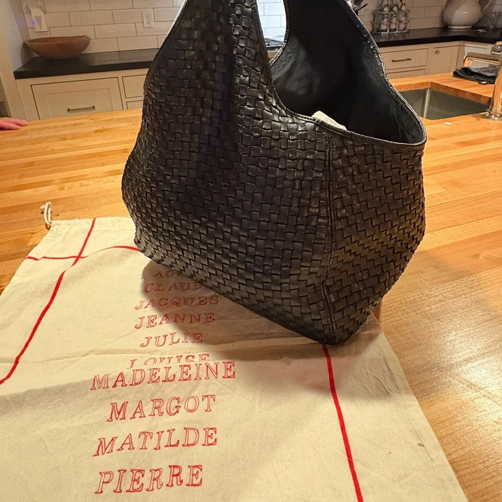 Gorgeous Claire V black Bando bag 
Excellent condition .  Worn only 2 times - Picture 2 of 8